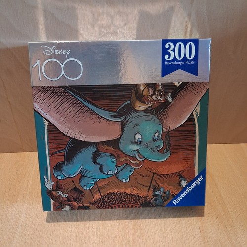 Dumbo flying elephant - flying,